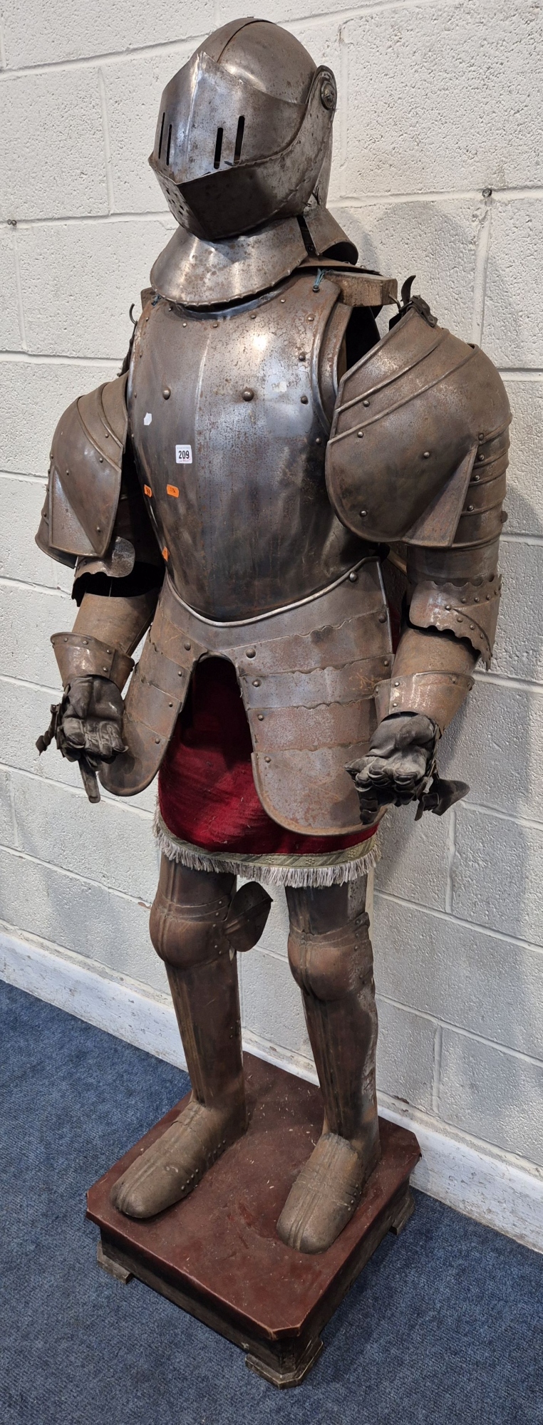 Full Size Suit Of Armour Sold £420