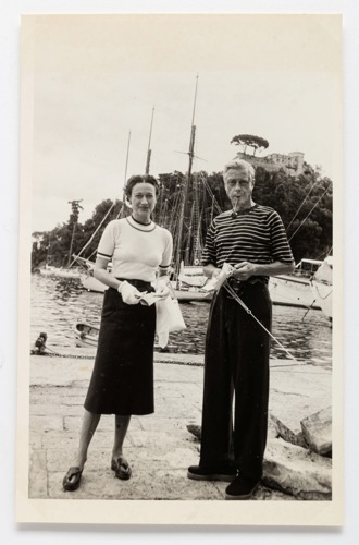The photocard of Edward and Wallis by an Italian press photographer. They are wearing the same outfits as in Hilda’s pictures.