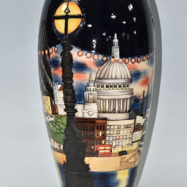 Moorcroft Pottery Prestige 'London' Vase By Paul Hilditch Ltd No 131 Sold £1,100