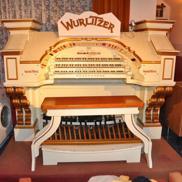 Wurlitzer Cinema Pipe Organ