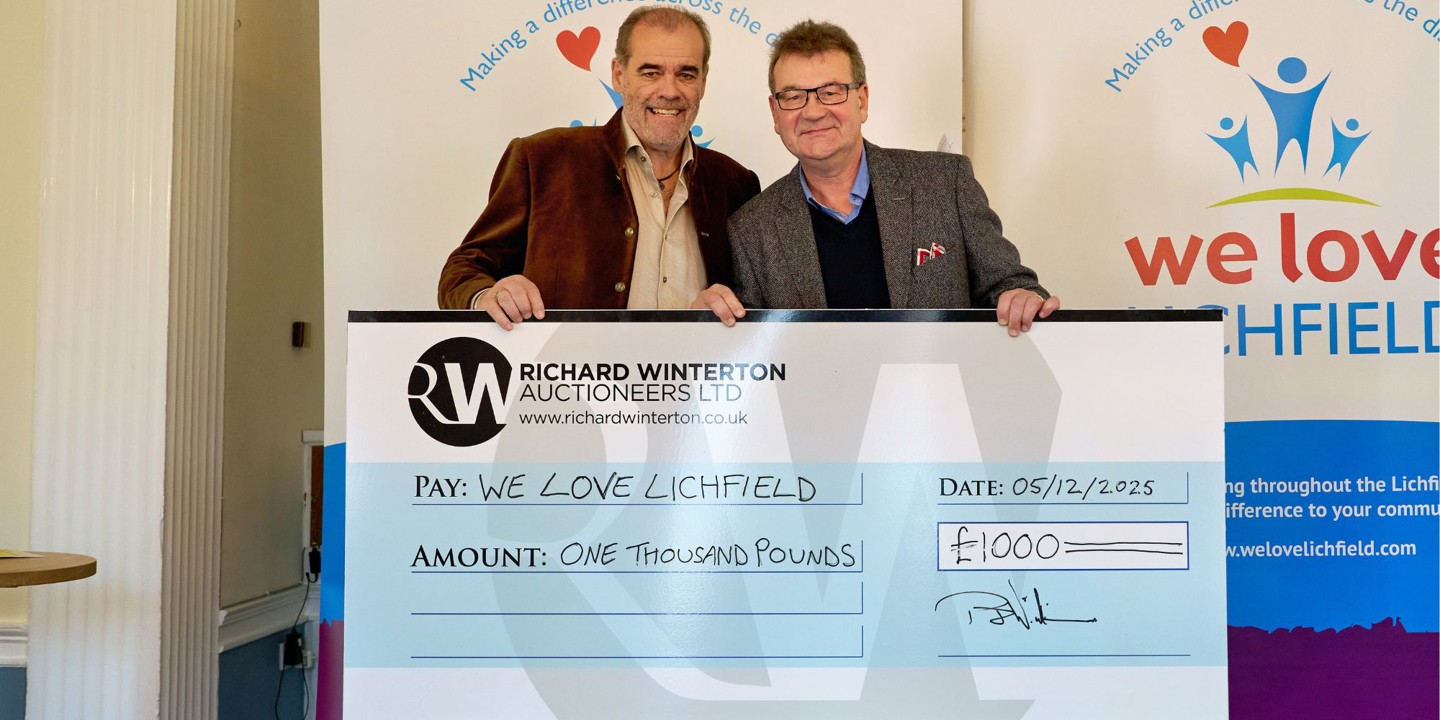 WLL Xmas 2025 Cheque Presentation Simon Price Richard Winterton Web News Page Top