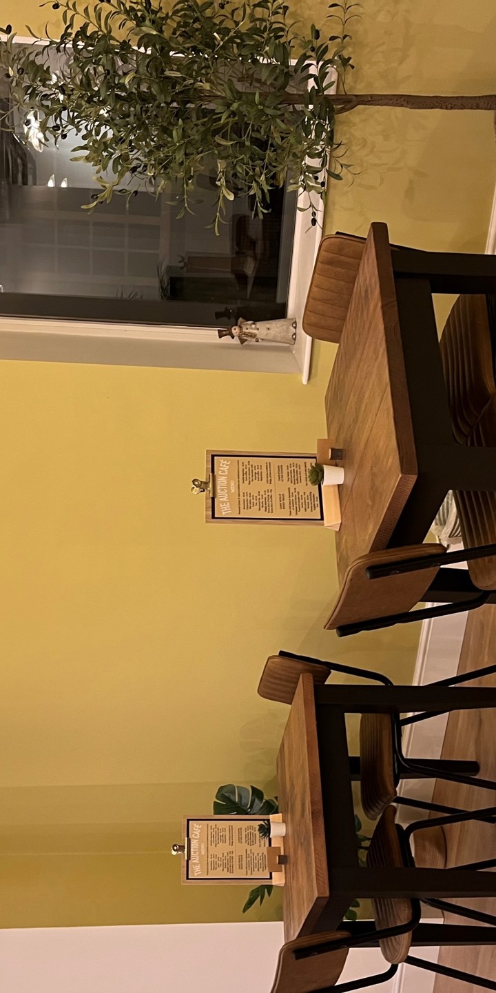 Auction Cafe Internal 1 Web