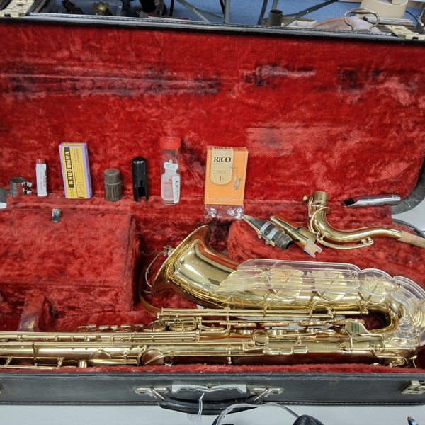 Julius Keilwerth 'The New King' saxophone sold £500.jpg