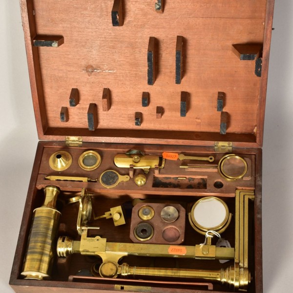 Early C19th Brass Travelling Microscope Sold £3,000 Image 1