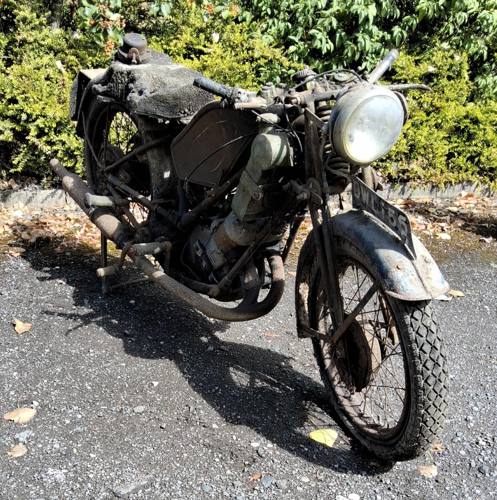 This 1940s Scott Flying Squirrel motorcycle is said to be ‘in true barn-find condition’.