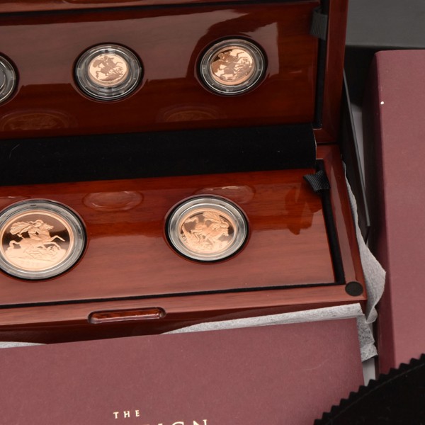 Royal Mint 2016 Gold Sovereign Five Coin Collection Sold £6,600
