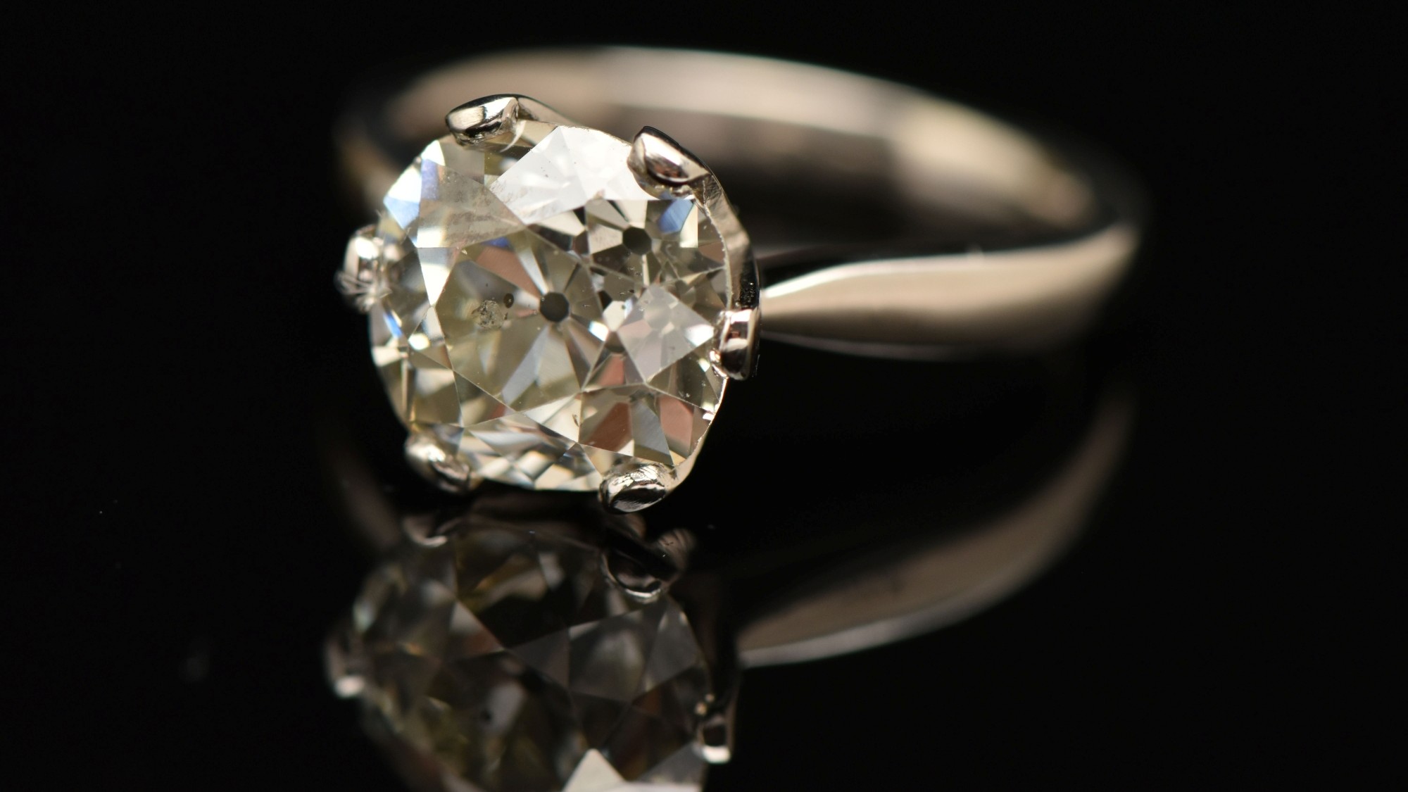425 web page top certified natural 3.54ct single stone diamond platinum ring.jpg