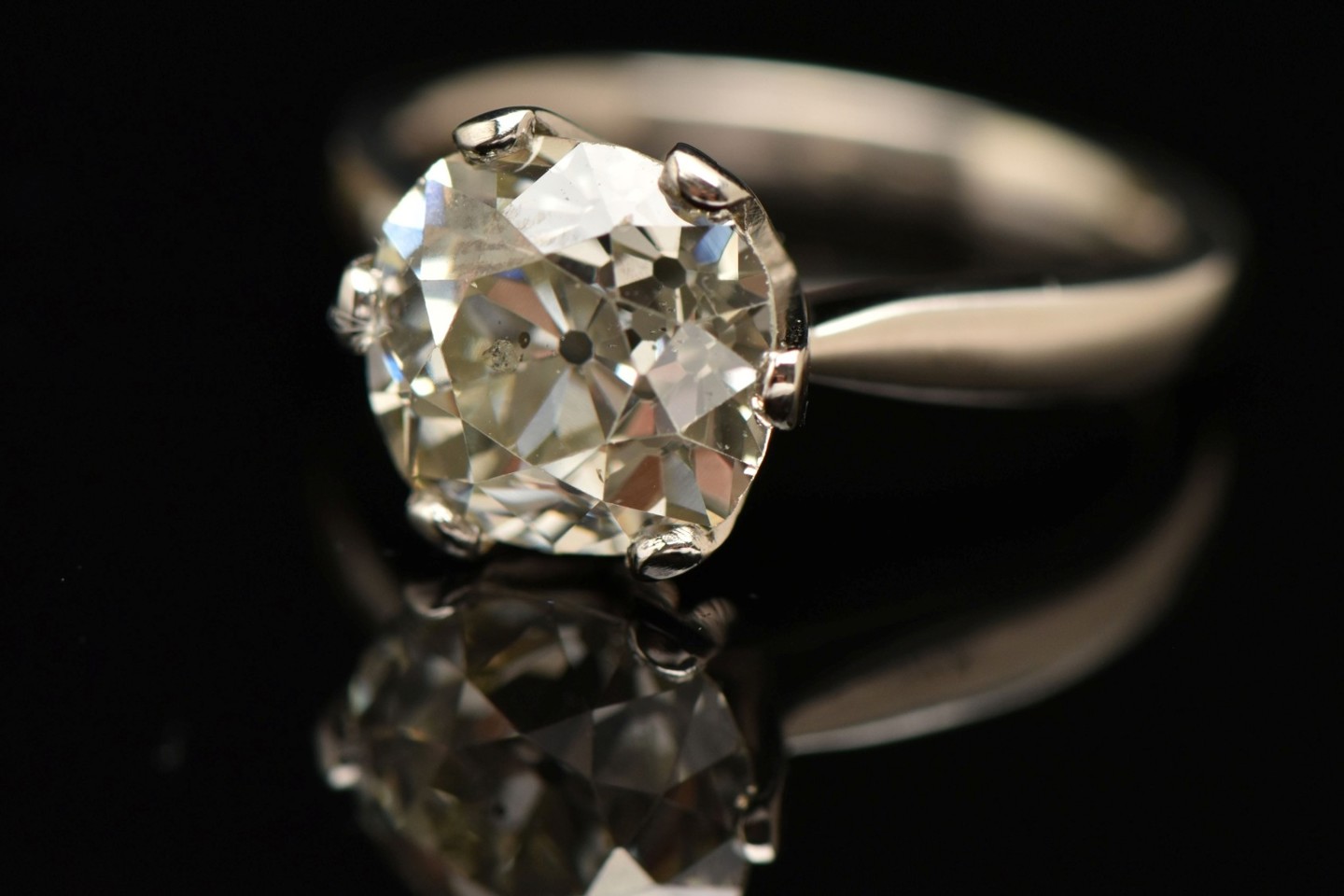 425 web page top certified natural 3.54ct single stone diamond platinum ring.jpg