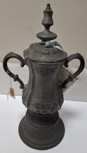 Lot&nbsp;790 Portmeirion Potteries limited edition small scale FA Cup replica.