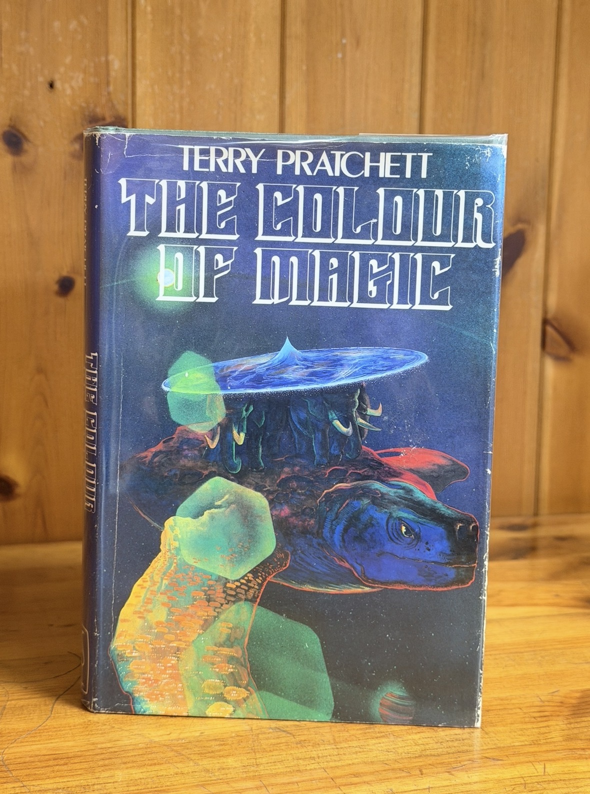 Terry Pratchet book The Colour Of Magic First Edition First State J1.jpg