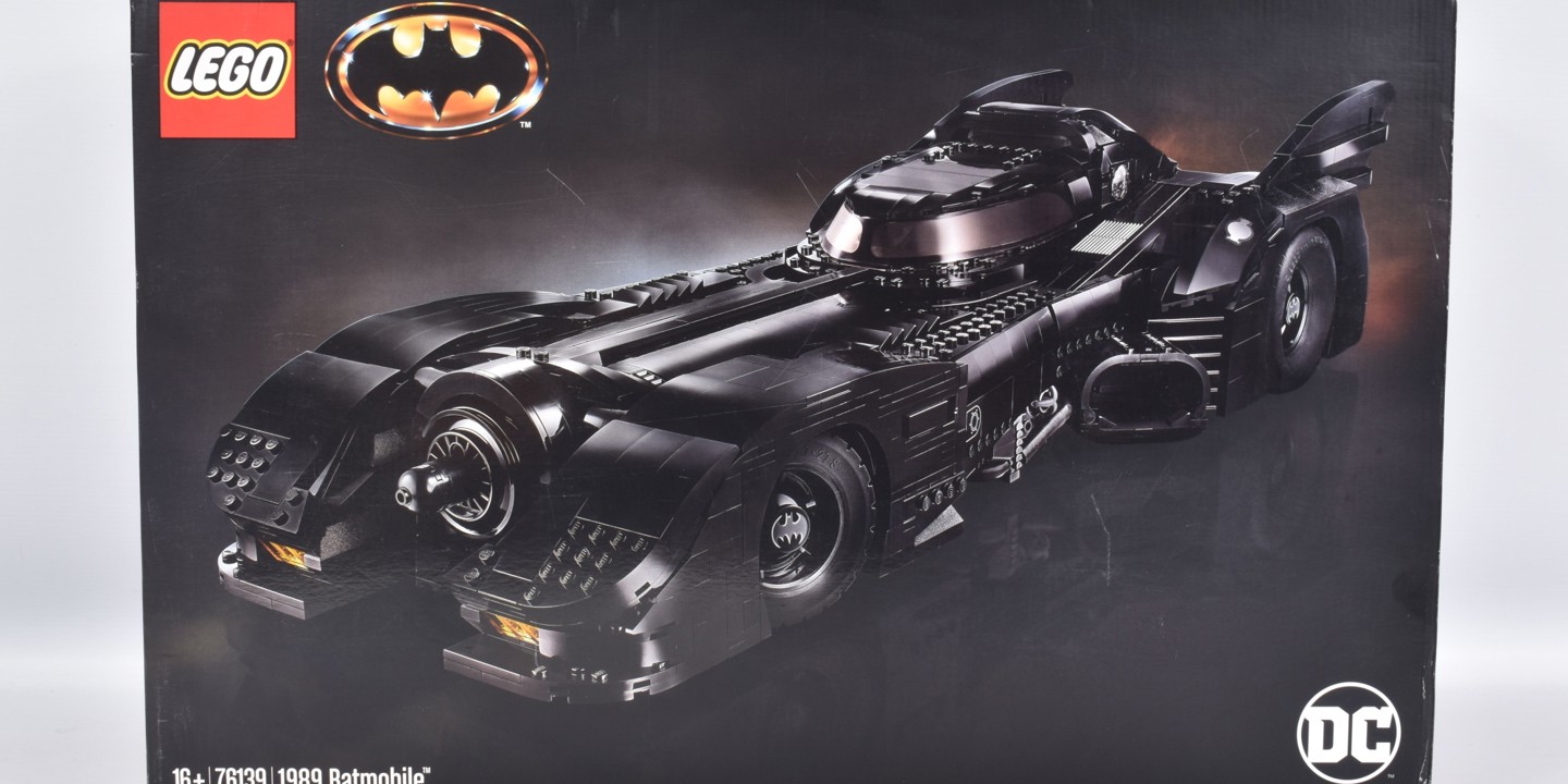 LEGO 1989 Batmobile.jpg