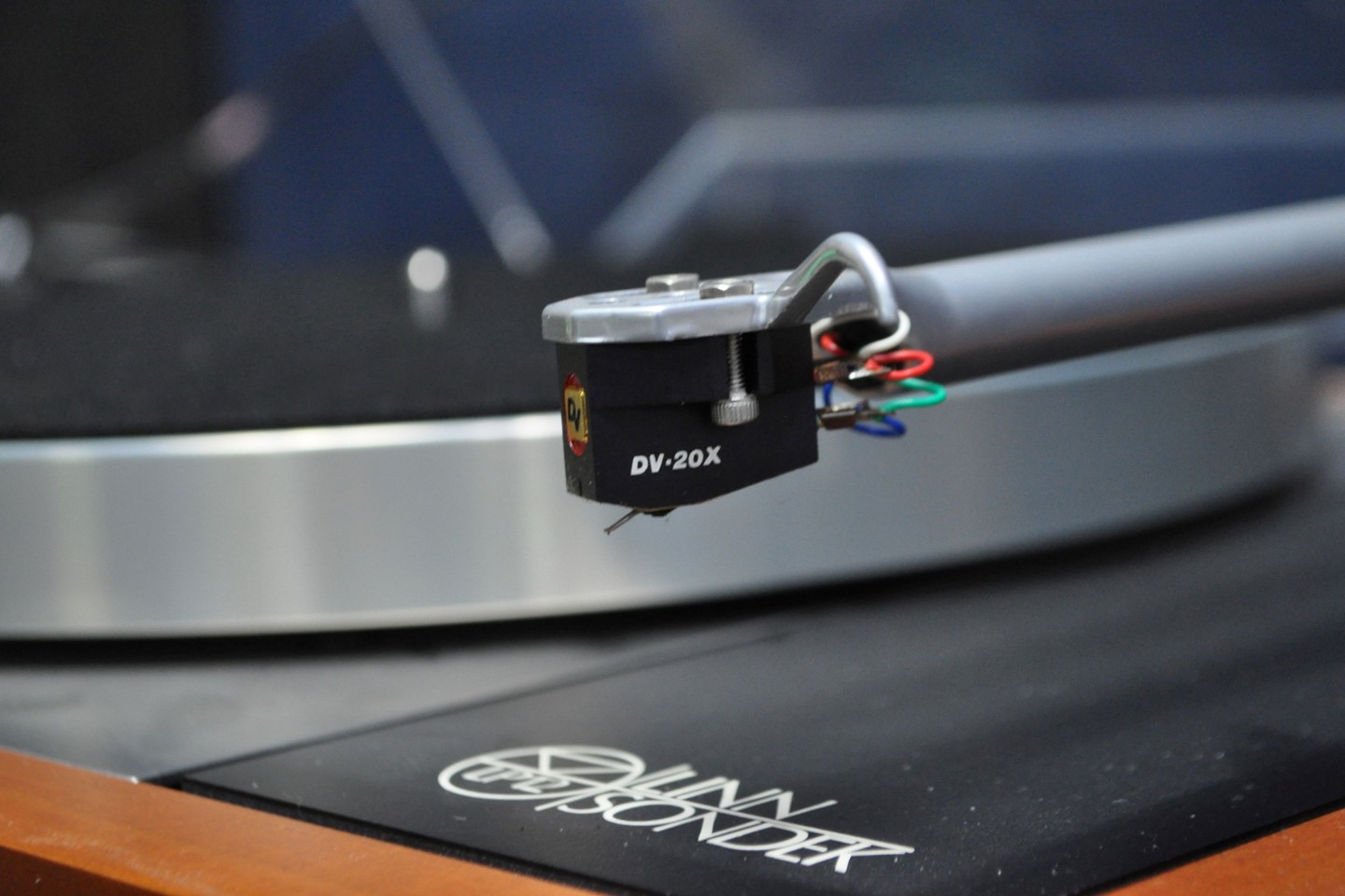 Linn Sondek LP12 Turntable Sold £1,150 Page Top