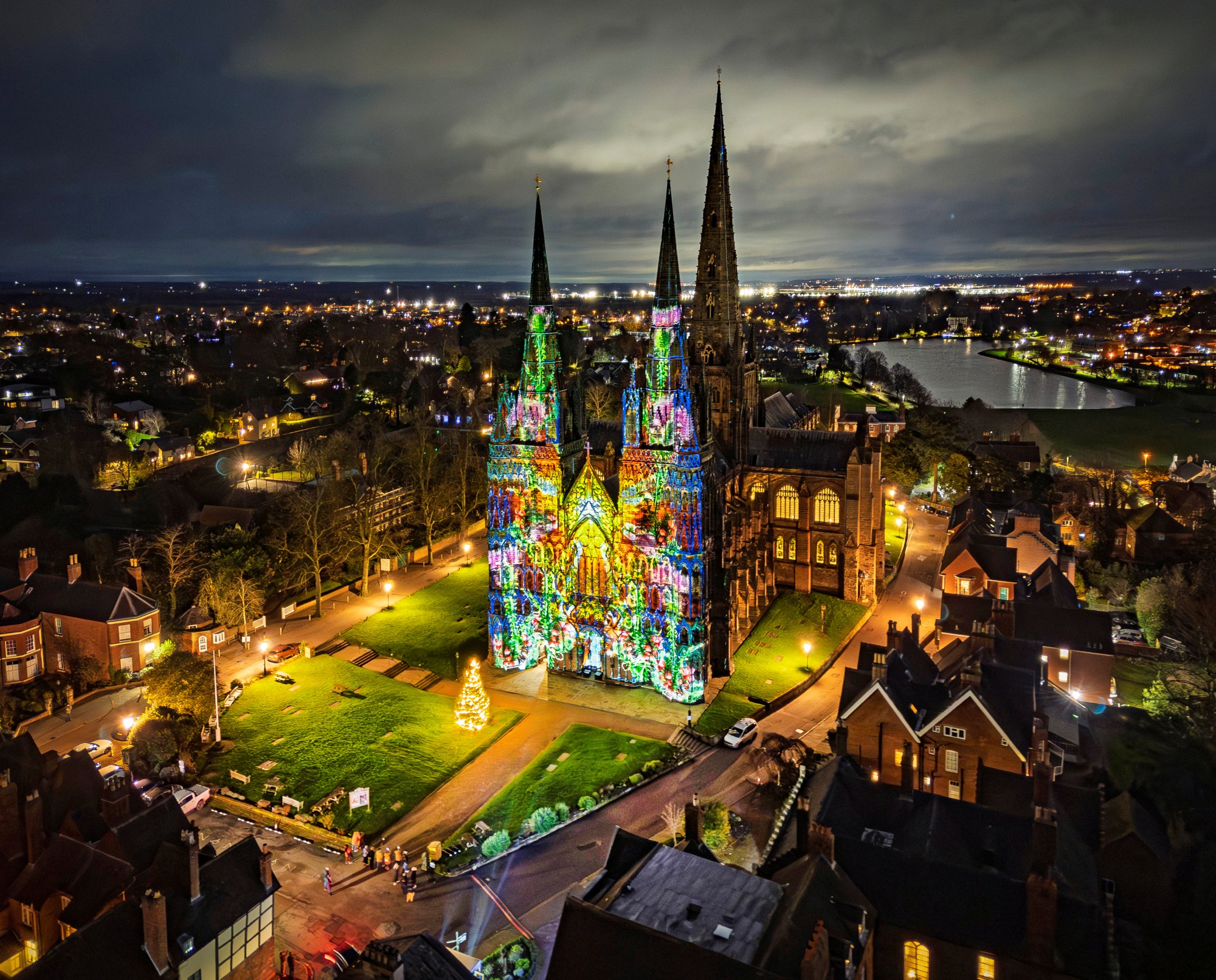 Lichfield Cathedral Christmas Light Show MUST CREDIT Copyright © Bruce Adams Daily Mail