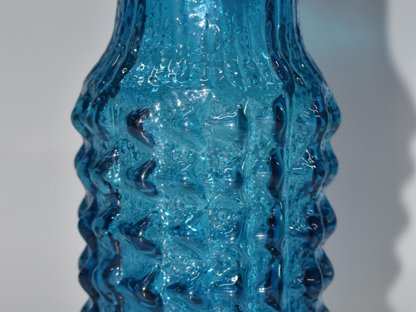 GLASS VASE