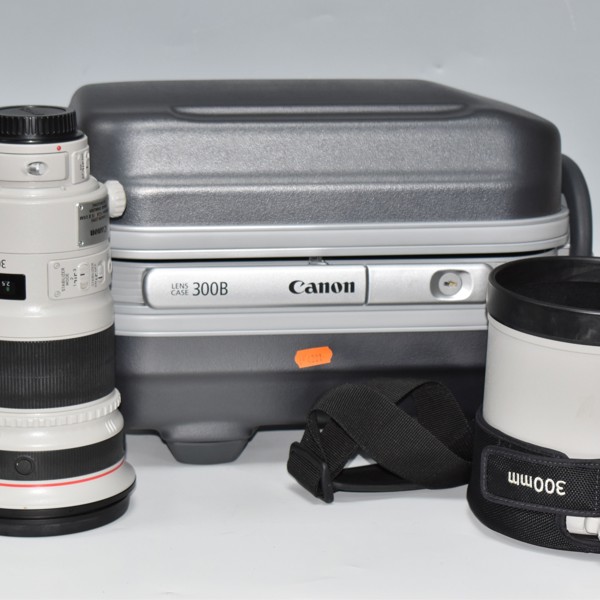 Canon Ultrasonic EF 300Mm 1.2.8 L II USM Image Stabiliser Super Telephoto Lens Sold £1,700