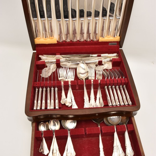 Wooden Canteen Of Viners Ltd Sheffield Silver Cutlery For Six Persons Sold £3,200