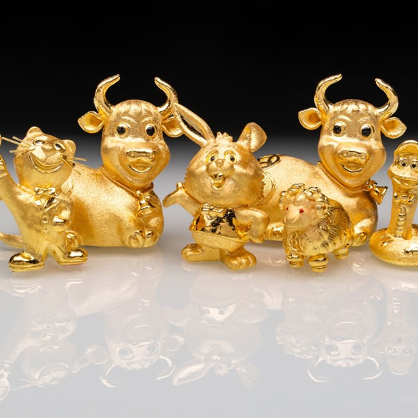 24ct gold novelty Chinese New Year figures sold £7,000.jpg