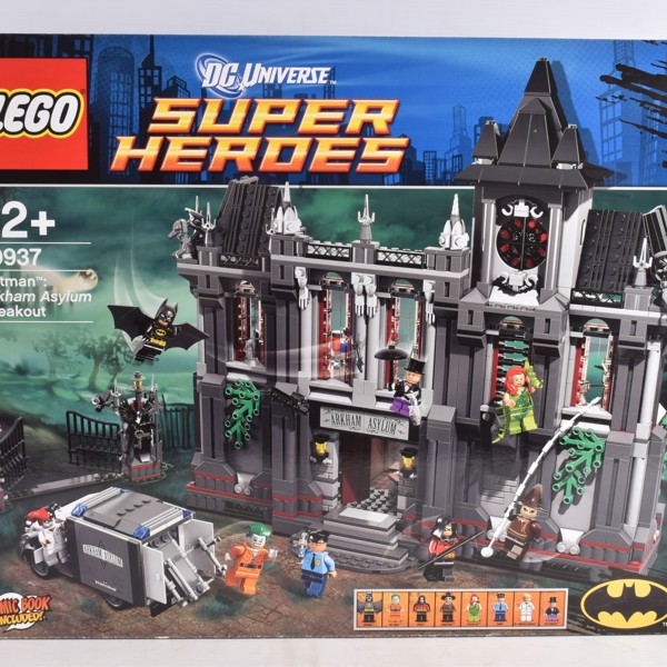 Sealed Boxed LEGO DC Universe Super Heroes Batman Arkham Asylum Breakout Reference 10937 Sold £240