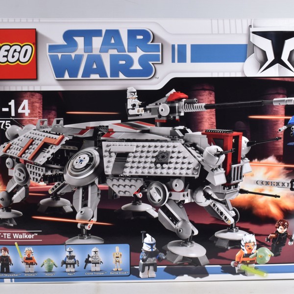 Sealed Boxed LEGO Star Wars AT TE Walker Reference 7675 Sold £300
