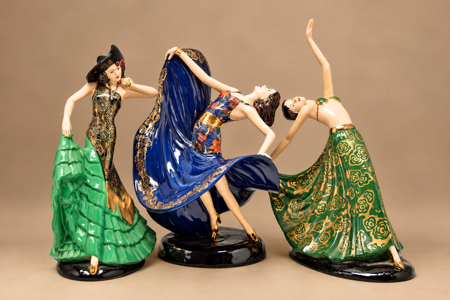 Glossy Art Deco Dancers in Porcelain.png