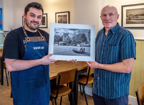 Club chairman Joe&nbsp;Anderson and Ben Palmer from&nbsp;The Auction Café.