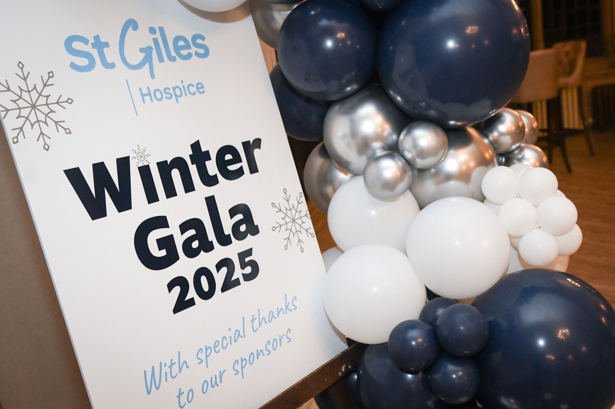St Giles Winter Gala Balloons Web
