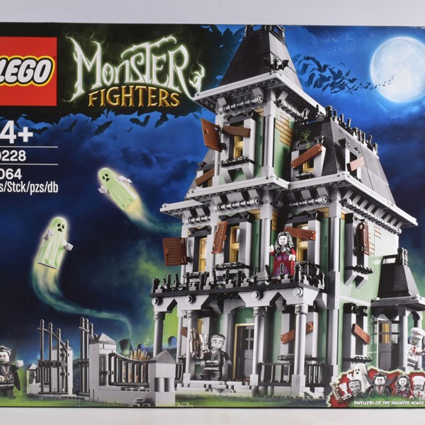 Sealed Boxed LEGO Monster Fighters Haunted House Reference 10228 Sold £240
