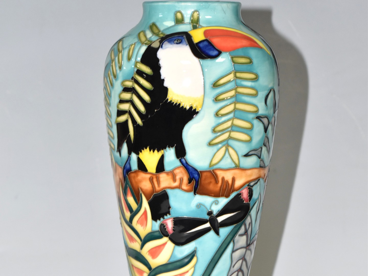 MOORCROFT VASE (1)