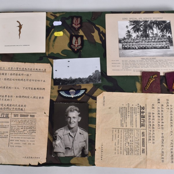 SAS Special Forces Items Sold £900