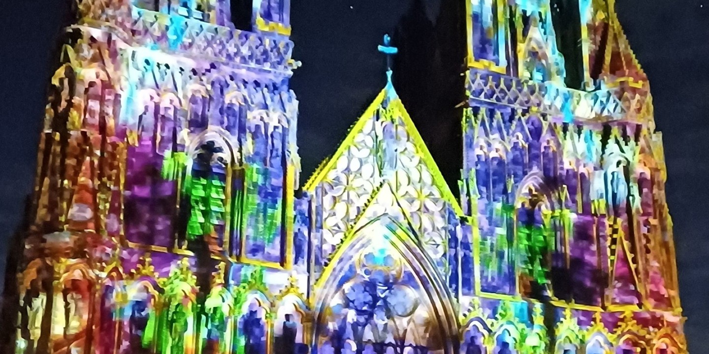 2025 Lichfield Cathedral Christmas Light Show (10)
