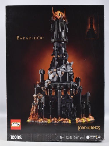 Lot 5: LEGO Icons Barad-dûr, the massive chief fortress of Sauron in The Lord Of The Rings.