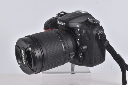 Lot 239: Nikon D7200 DSLR camera with AF-S 18-135mm f3.5 G ED DX lens.