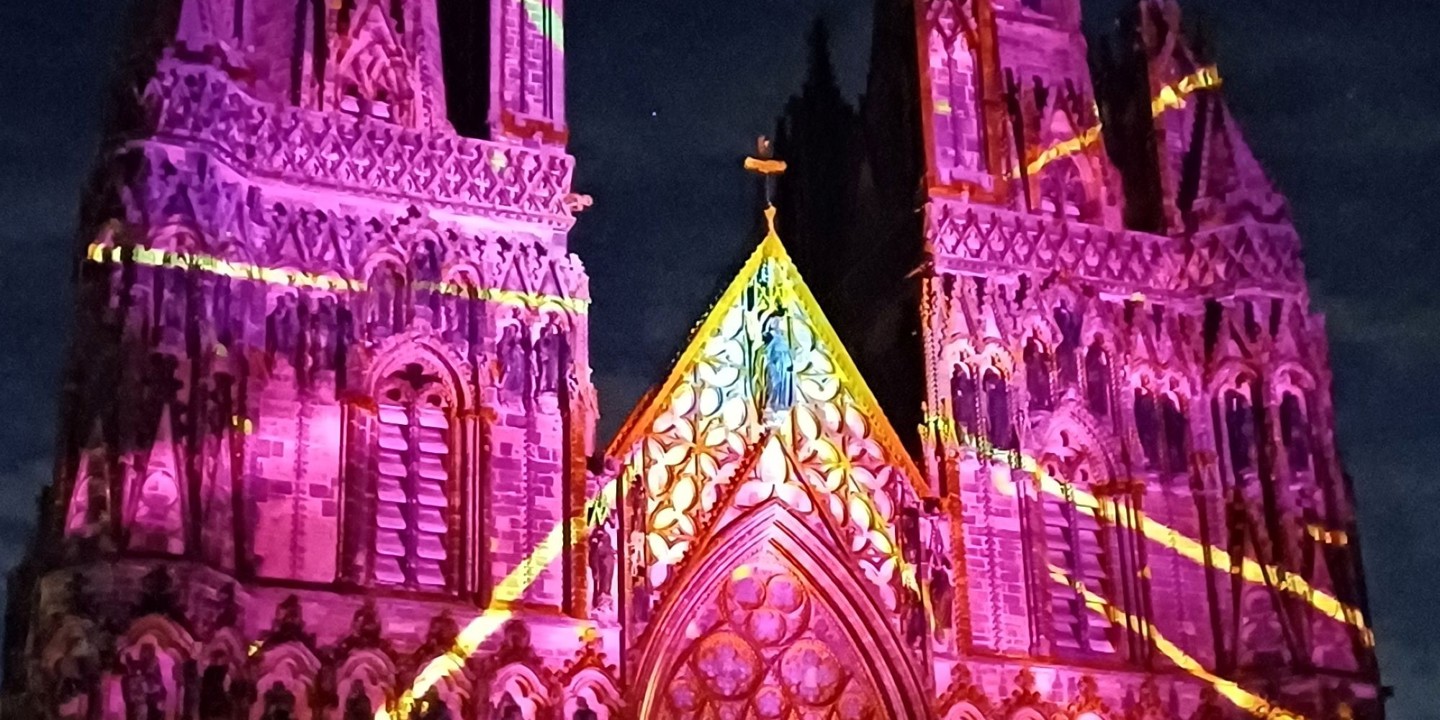 2025 Lichfield Cathedral Christmas Light Show (12)