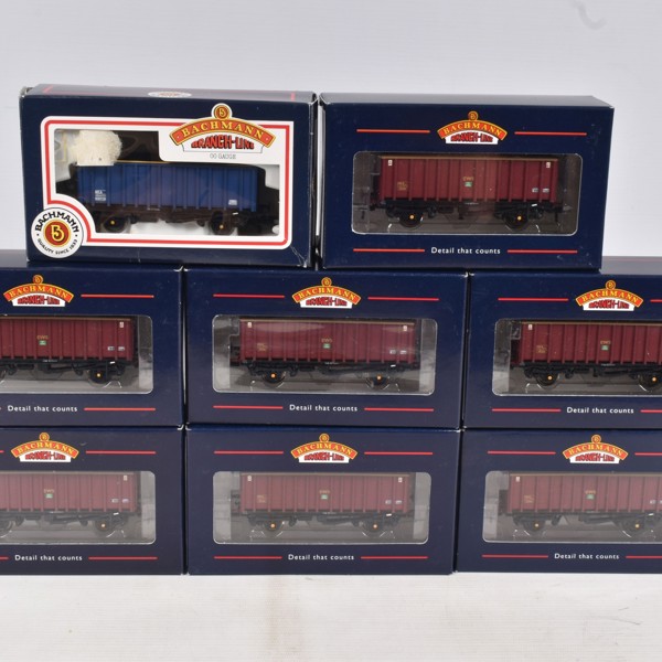 OO Gauge Hornby And Bachmann Model Railway Rolling Stock Sold £240 (Detail)