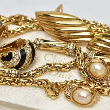 Sold at Auction: (5) Chanel, Dior & Designer Costume Jewelry