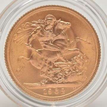 This 1962 22ct gold full sovereign sold at £400.