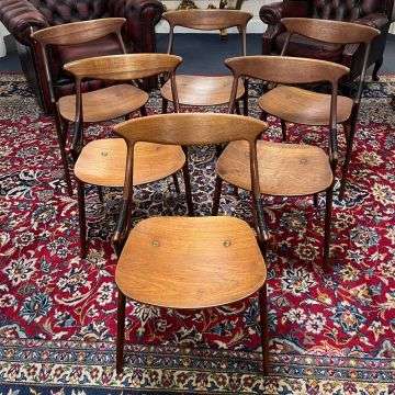 A set of six mid-century Danish teak dining chairs by Arne Hovmand-Olsen for Mogens Kold, Model 71.